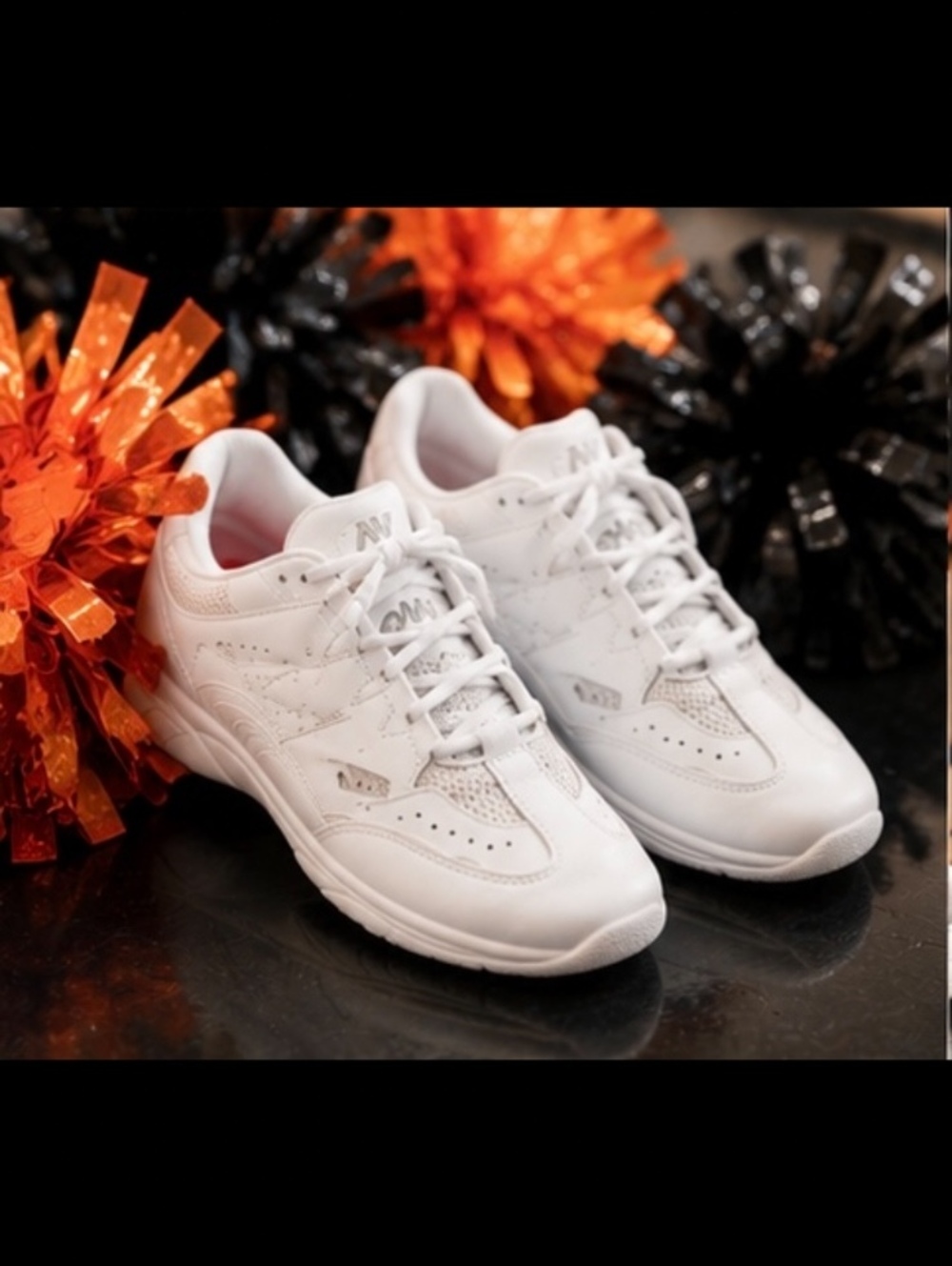 Varsity Spark Cheer Shoes Size 8 White Competition Stunt Tumbling